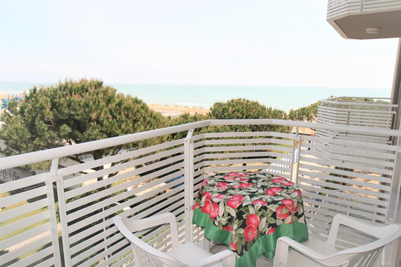 Brioni Fronte Mare Apartment Lido di Jesolo Exterior foto