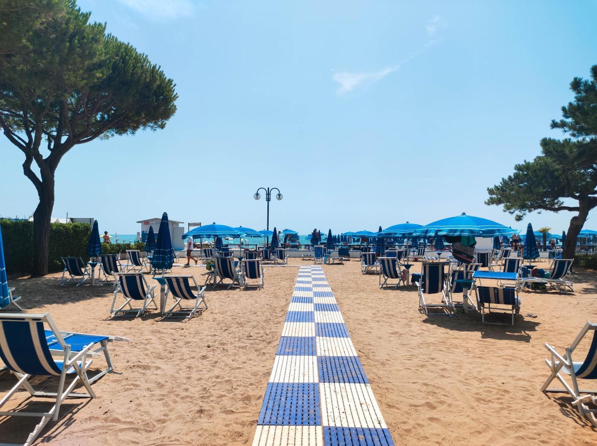 Brioni Fronte Mare Apartment Lido di Jesolo Exterior foto